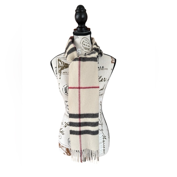 Burberry Classic Giant Check Cashmere Scarf | Beige | Made in Scotland - Picture 3 of 12